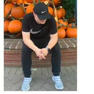 Meet your Posher, Casey